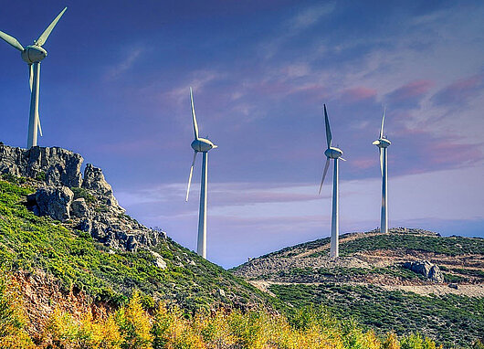 Paysage avec éoliennes