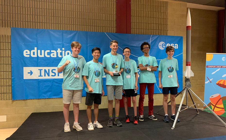 L'équipe du Gymnase français de Bienne YesWeCan a remporté le concours européen CanSat.  